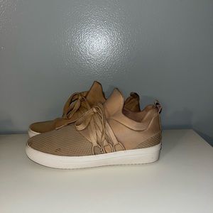 Steve Madden Lancer sneaker